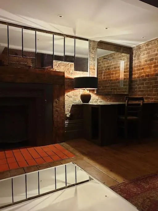 布赖顿22 Stunning Large Loft - Great Location - Free Onsite Parking - Garden View- Quiet公寓 英国